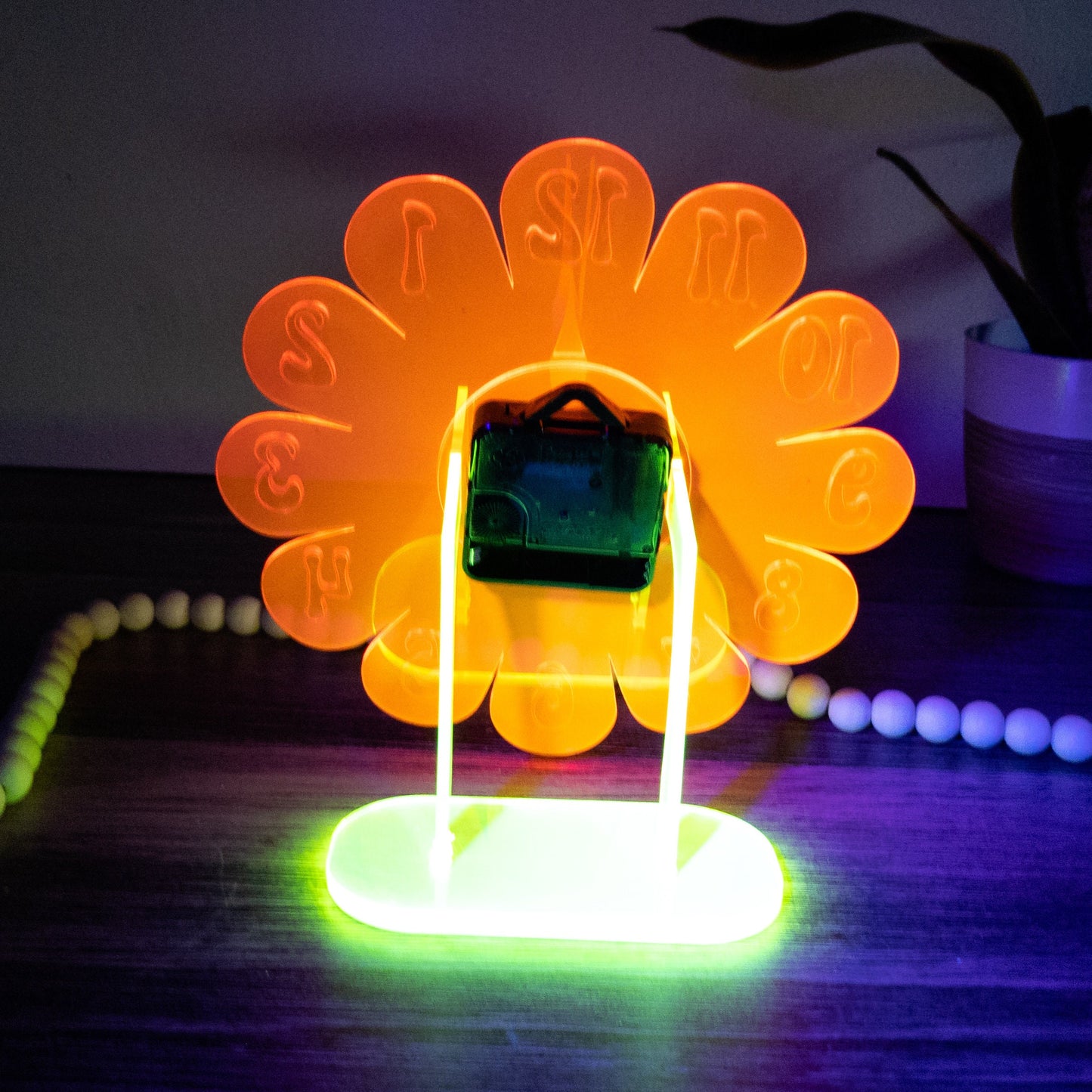 Blacklight Daisy Desk Clock