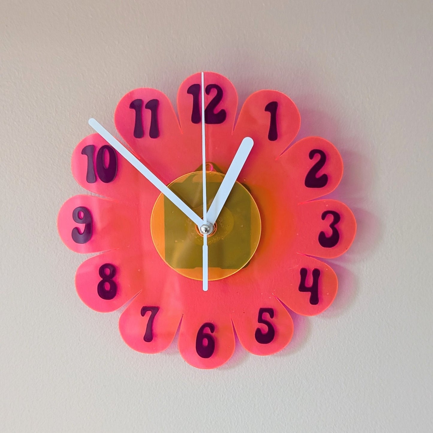 Mini Blacklight Reactive Daisy Clock