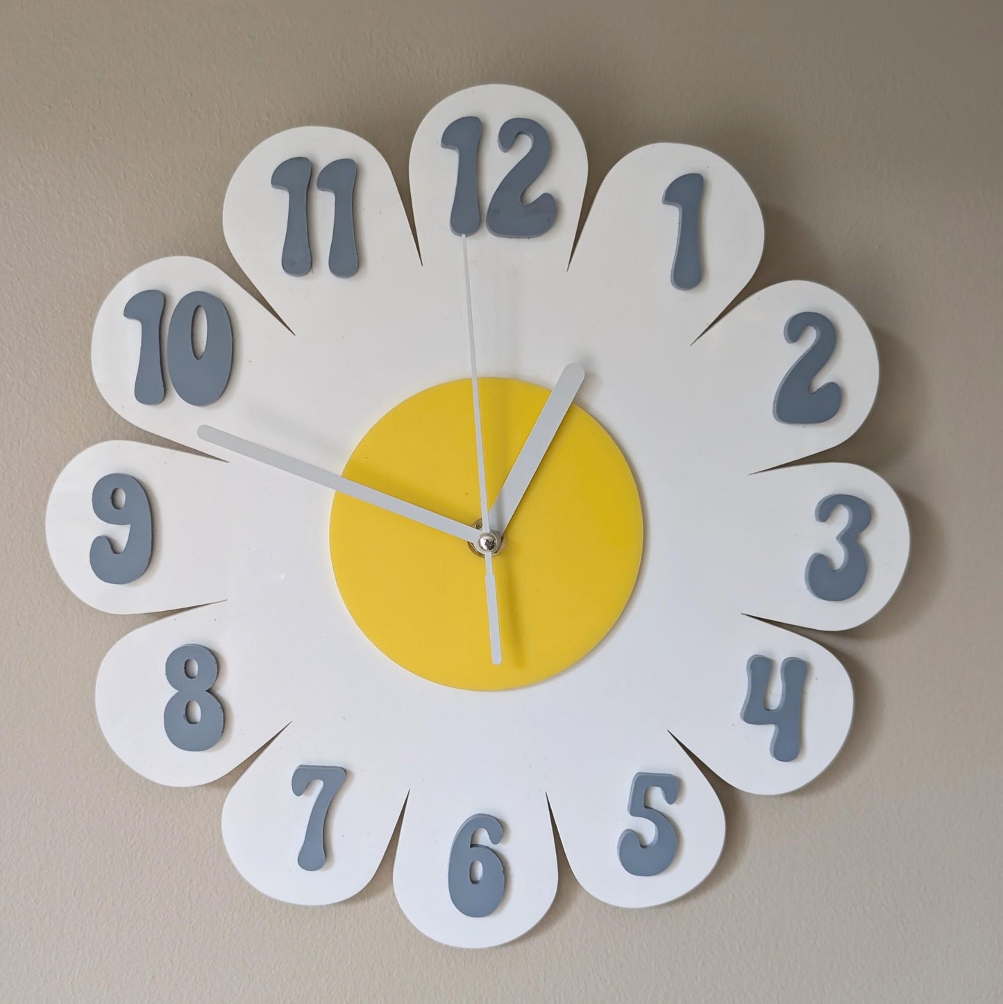 Retro Vintage 1970s Inspired Daisy Wall Clock - Funky Wall Clock - Retro Clock - Flower Power - Nursery Clock - Kitchen Clock - Flower Clock