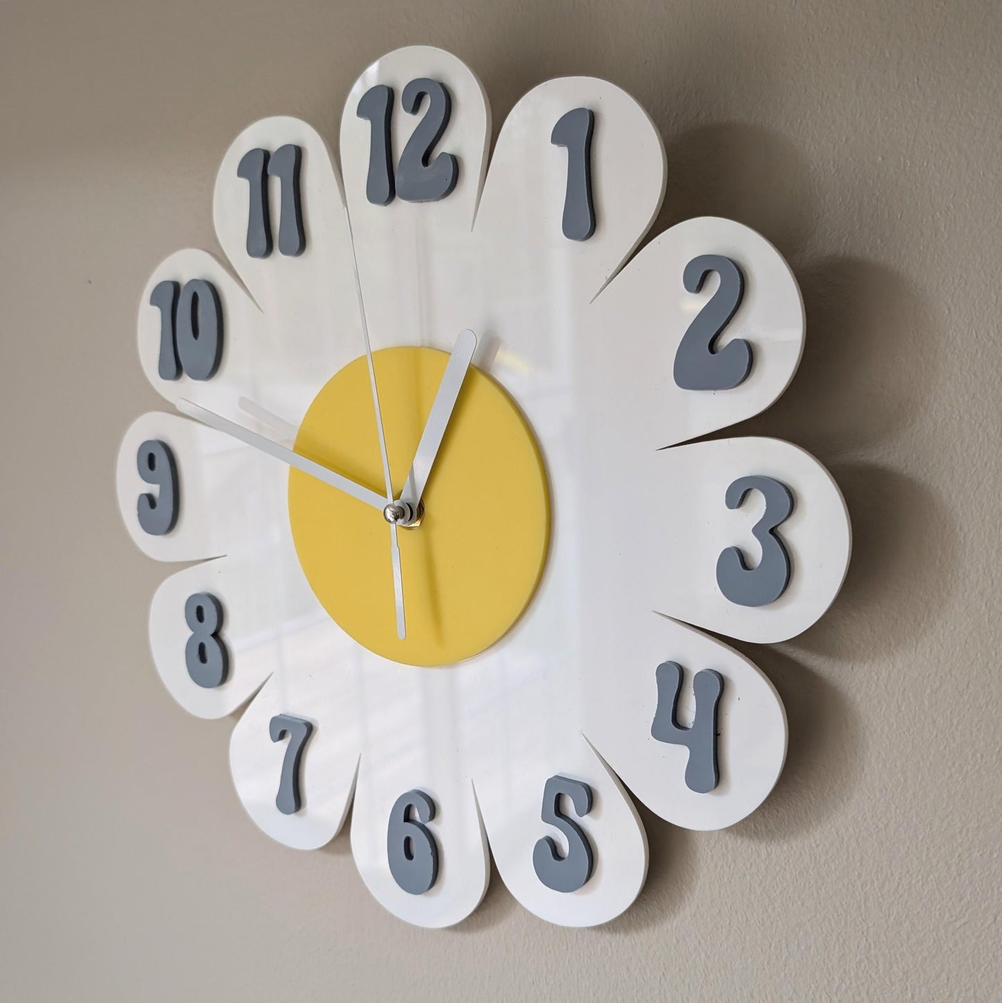 Retro Vintage 1970s Inspired Daisy Wall Clock - Funky Wall Clock - Retro Clock - Flower Power - Nursery Clock - Kitchen Clock - Flower Clock