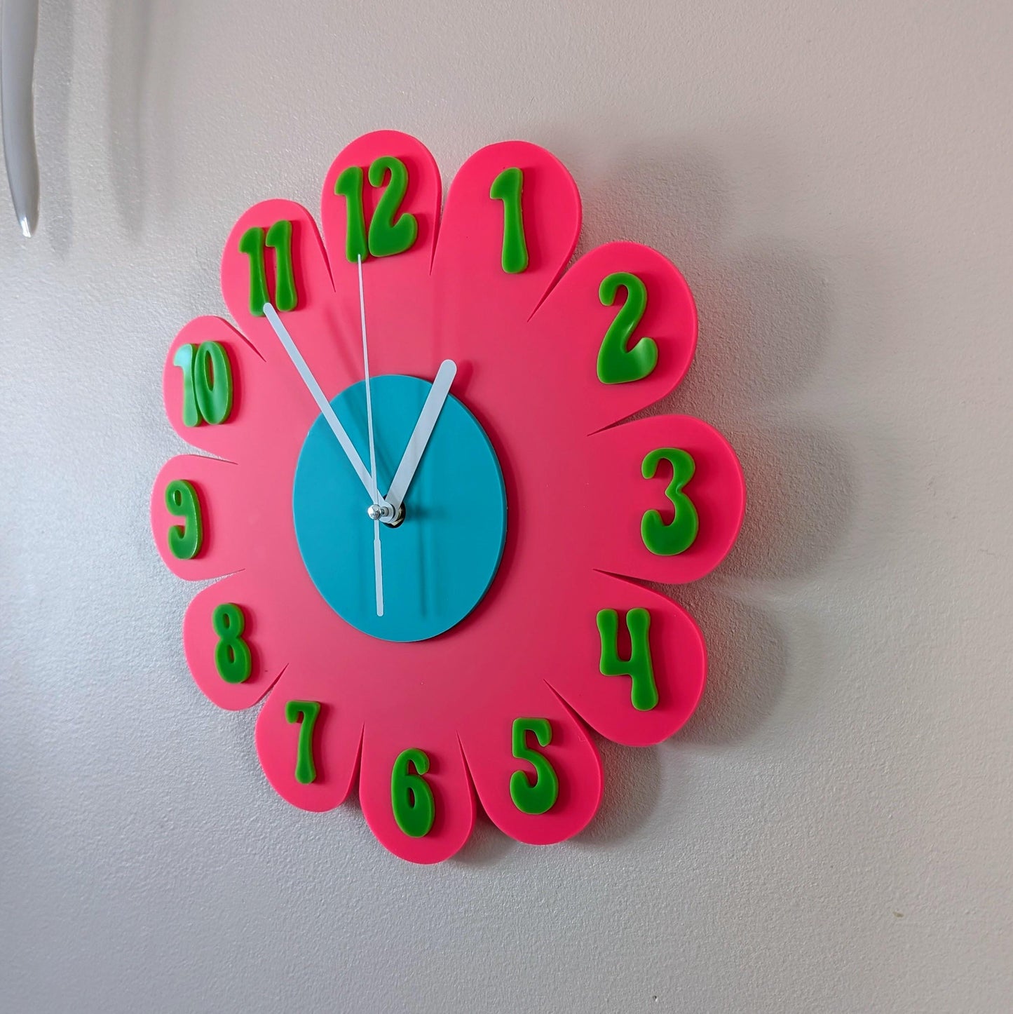 Retro Vintage 1970s Inspired Daisy Wall Clock - Funky Wall Clock - Retro Clock - Flower Power - Nursery Clock - Kitchen Clock - Flower Clock