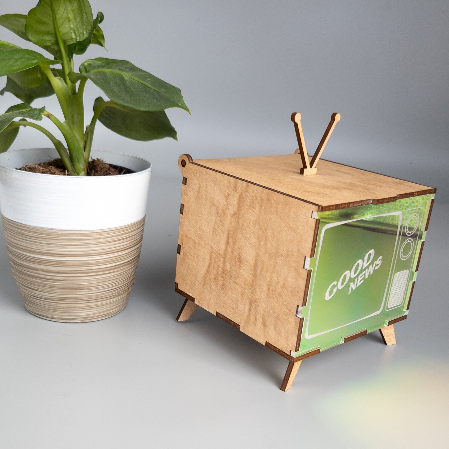 Retro TV Box - Fun Gift Box - Small Storage Box - Retro Decor - Vintage Decor - Custom Box