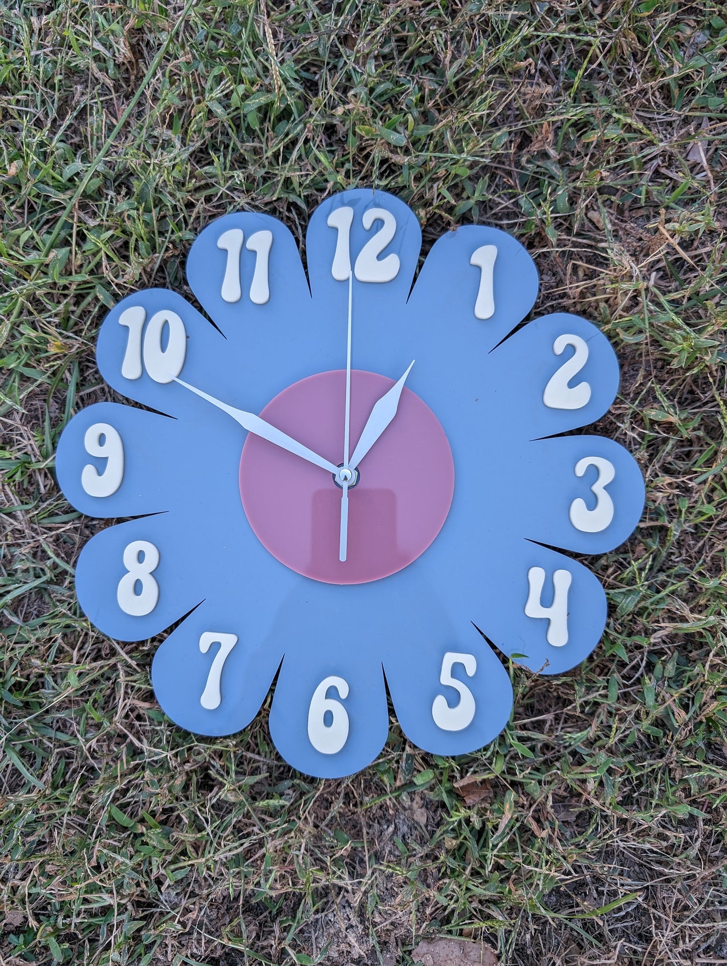 Retro Vintage 1970s Inspired Daisy Wall Clock - Funky Wall Clock - Retro Clock - Flower Power - Nursery Clock - Kitchen Clock - Flower Clock