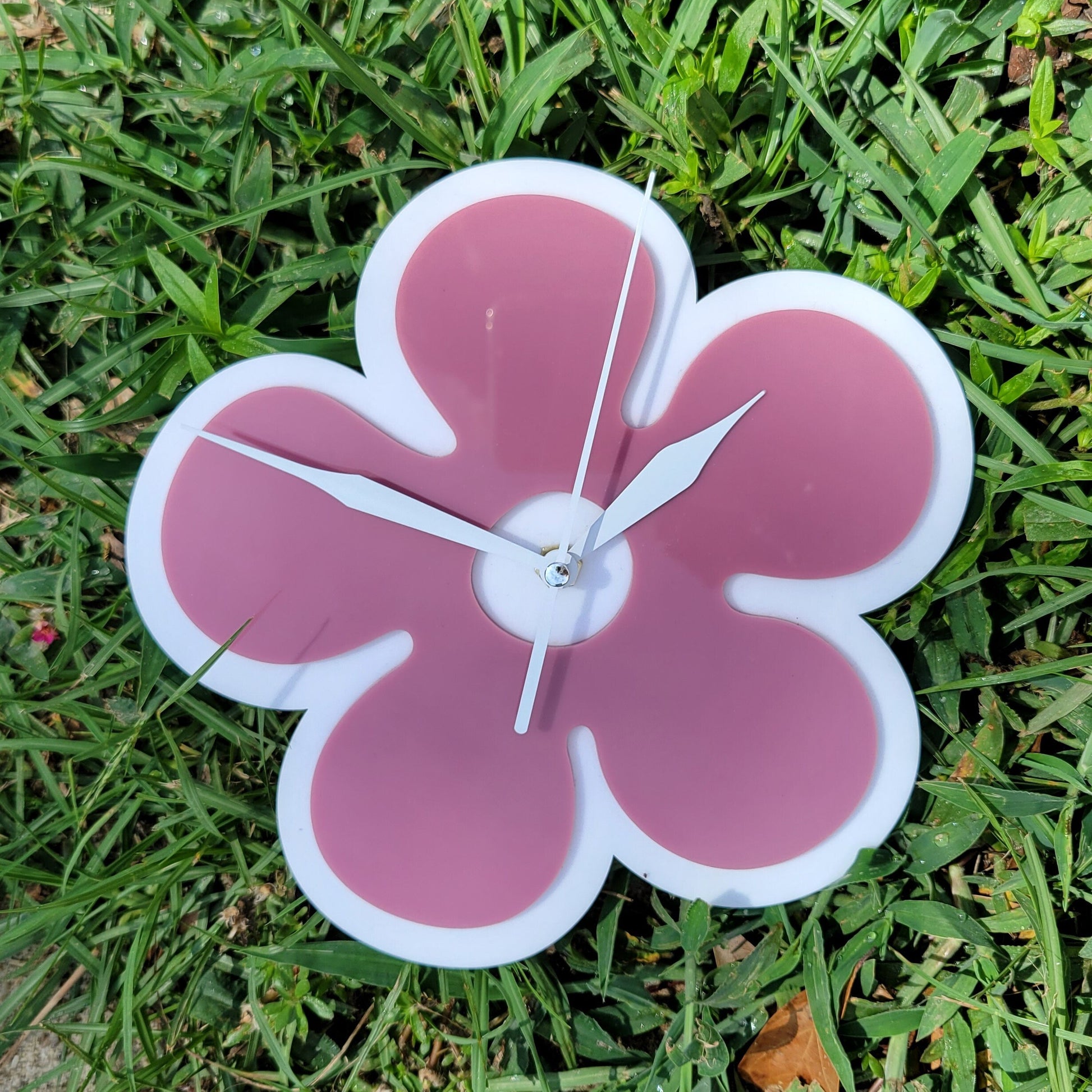 Mauve Mini Daisy Wall Clock