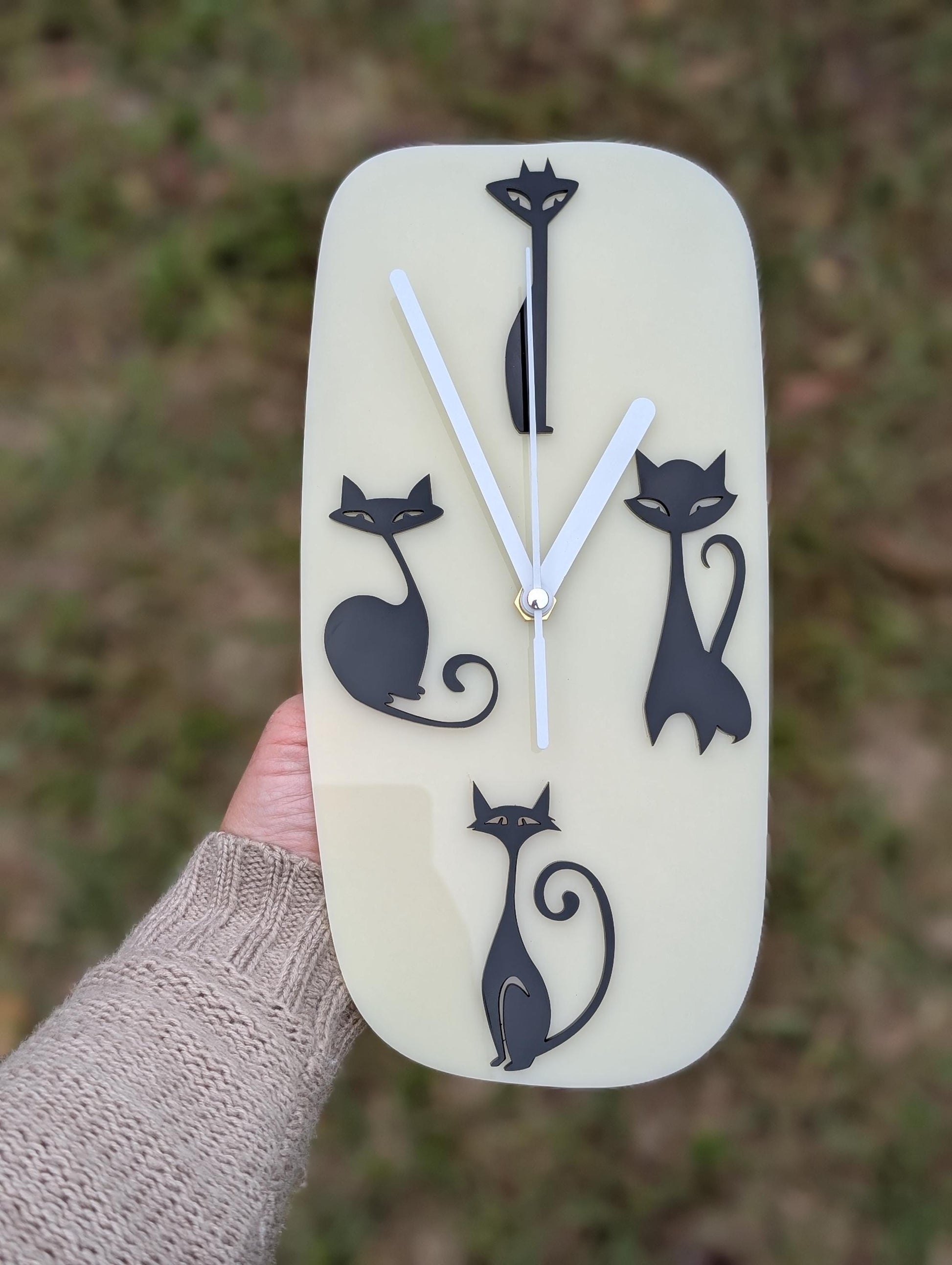 Mid Century Retro 50s Style Cat Clock - Atomic Clock - Kitchen Clock - MCM Decor - Mid Century Modern Clock -Funky Cat Clock - Diner Decor