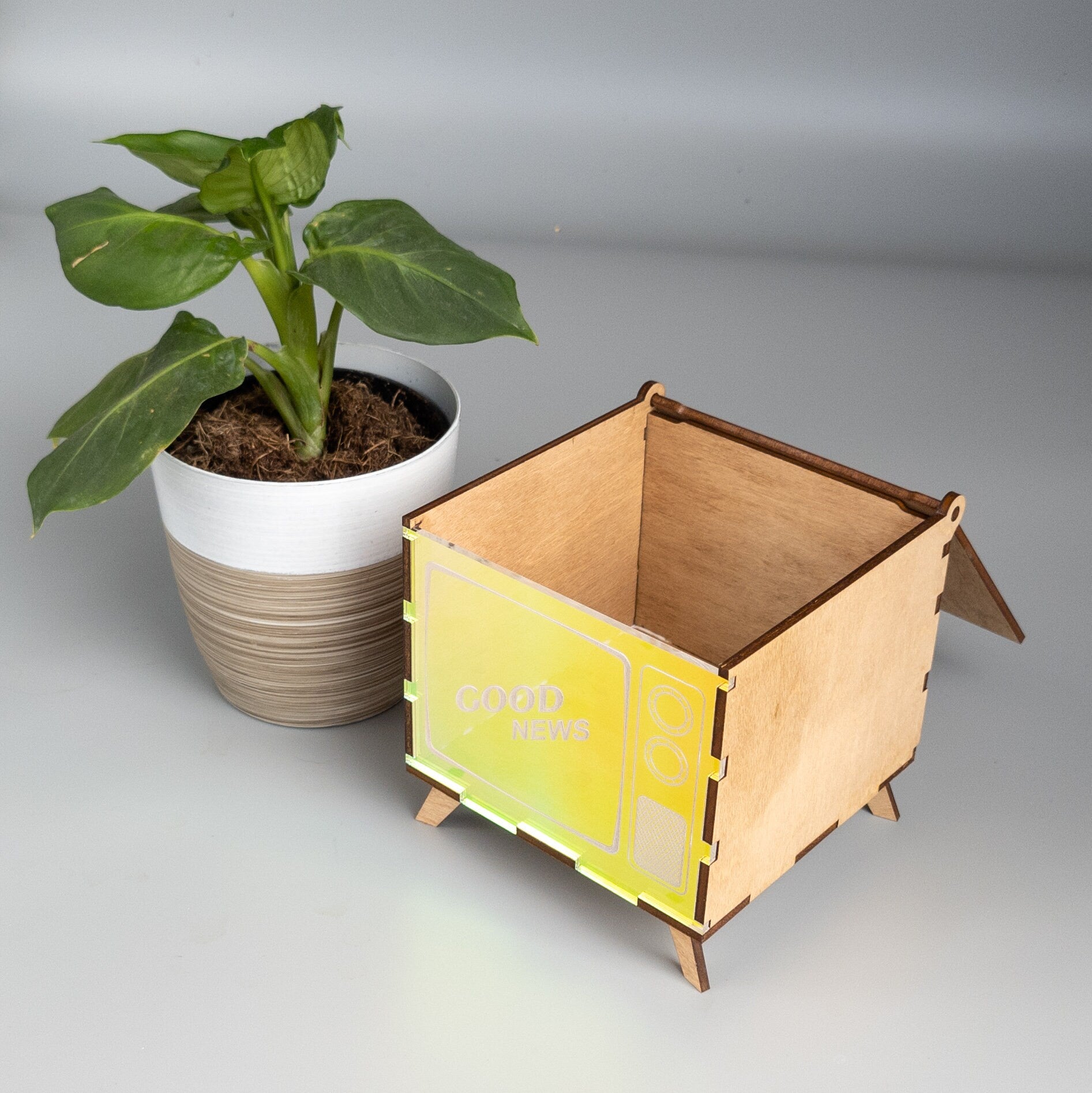 Retro TV Box - Fun Gift Box - Small Storage Box - Retro Decor - Vintage Decor - Custom Box
