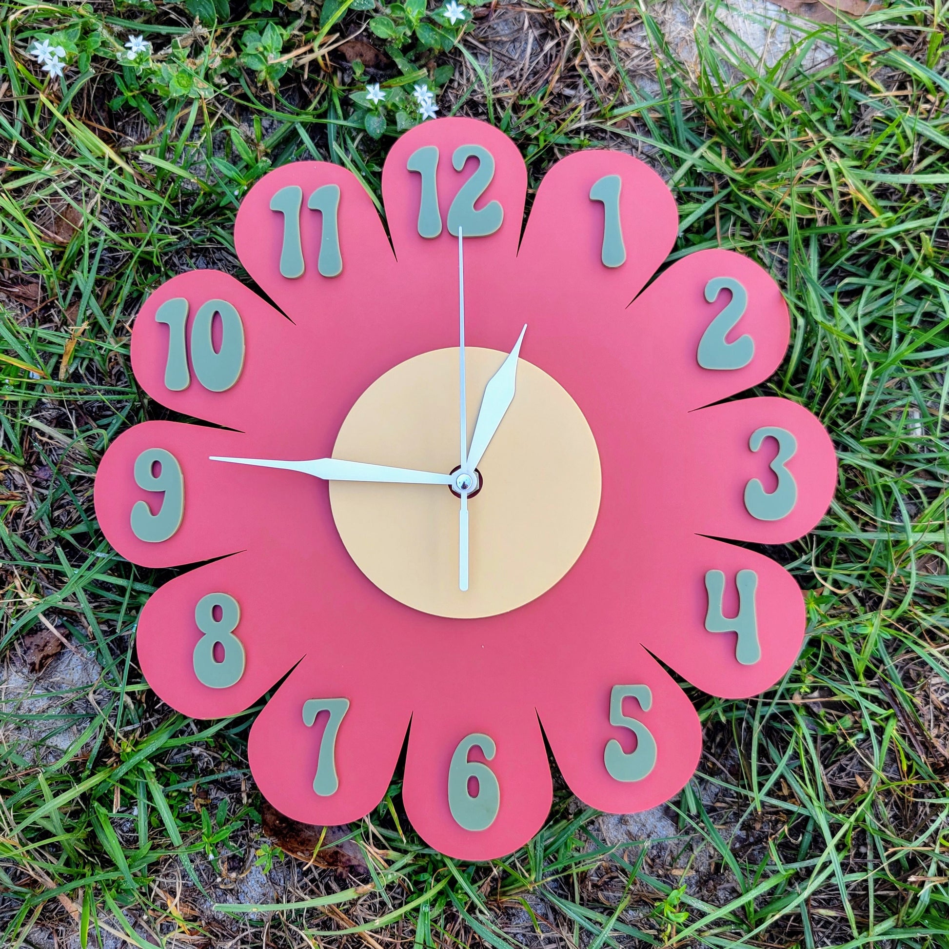 Retro Vintage 1970s Inspired Daisy Wall Clock - Funky Wall Clock - Retro Clock - Flower Power - Nursery Clock - Kitchen Clock - Pastel Clock